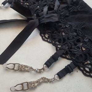 Shirley of Hollywood Garterbelt/skirt